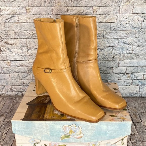 Markon Shoes - Markon Wilson Italian Leather Bootie - Size 9